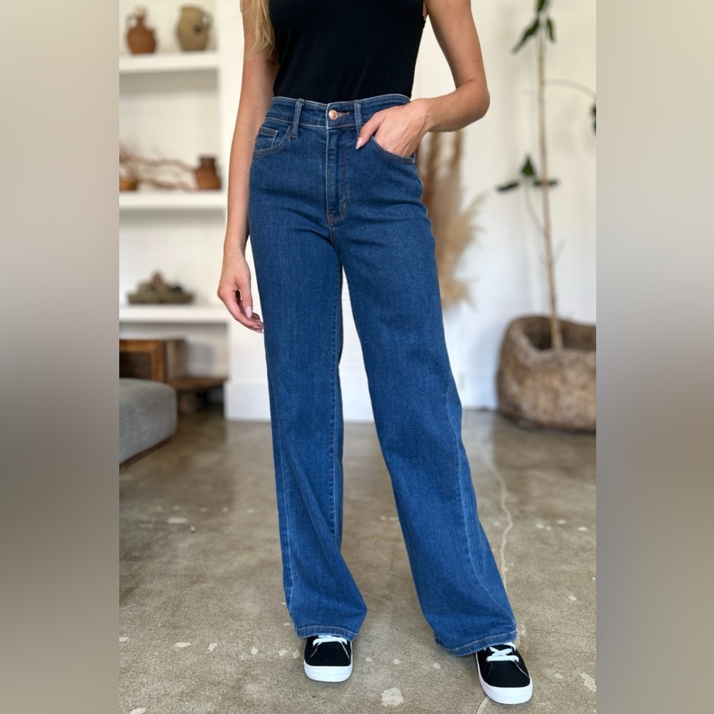 Judy Blue High Rise Straight Blue Jeans